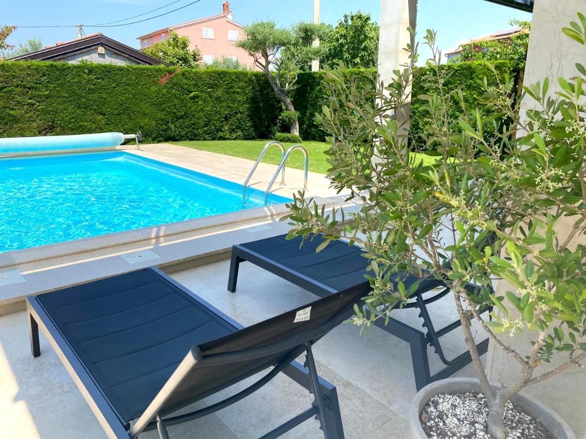 Villa Divina With Private Heated Pool Pula Buitenkant foto